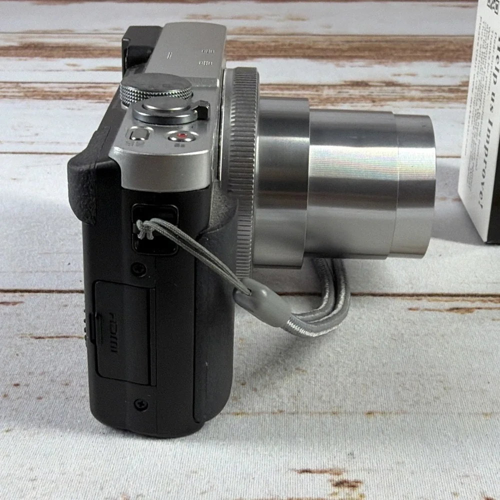 Panasonic Lumix DMC-ZS50 Digital Camera Silver Lens Error w/ Battery & Charger